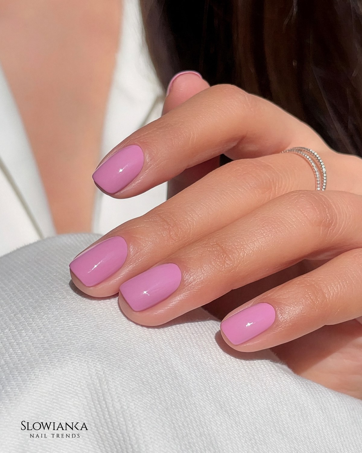 Квадратні нігті весни: форма, яка знову стала трендом