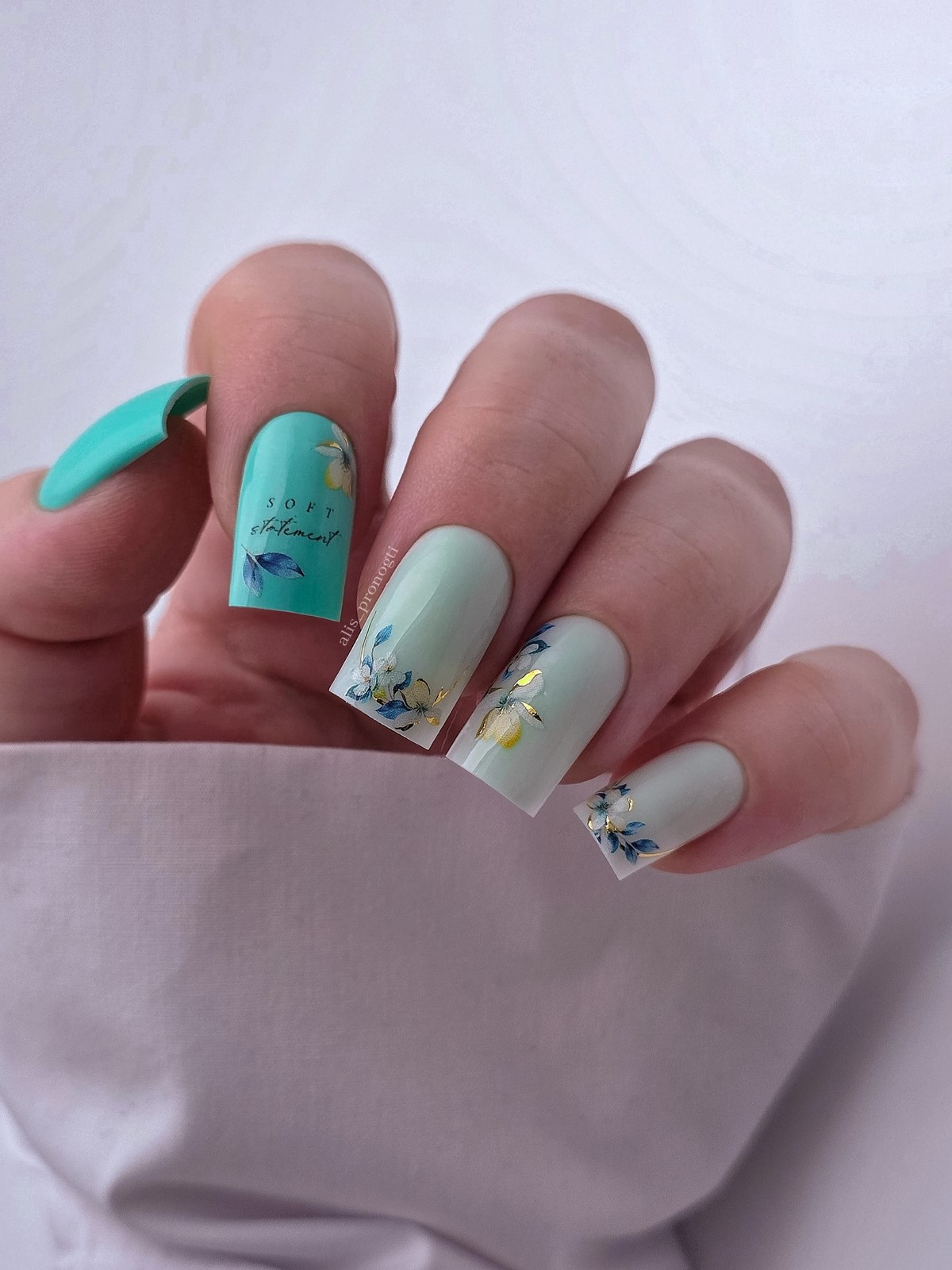 Квадратні нігті весни: форма, яка знову стала трендом