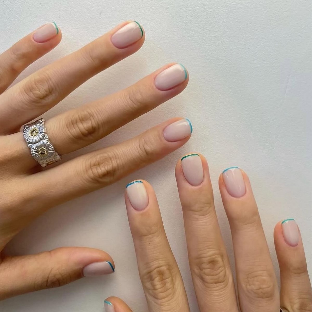 Лаконічний манікюр квітня 2026: стримана розкіш у деталях