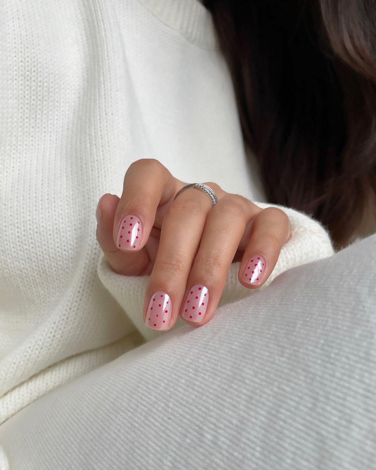 Лаконічний манікюр квітня 2026: стримана розкіш у деталях