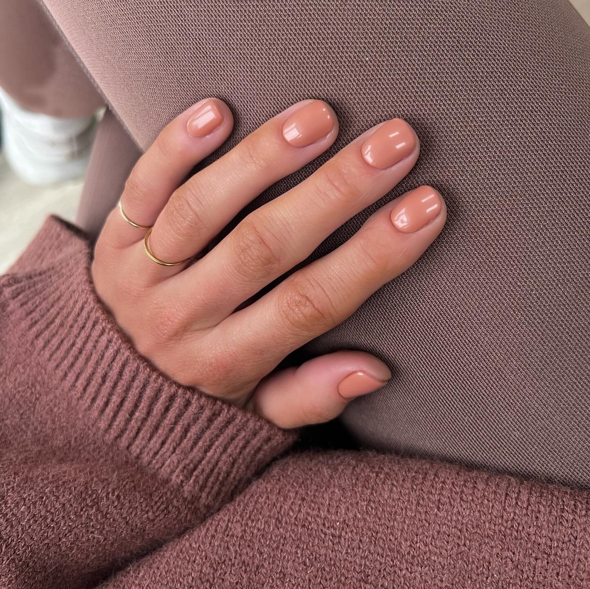 Манікюр на початок весни: 5 кольорів, що створюють ефект дорогого образу