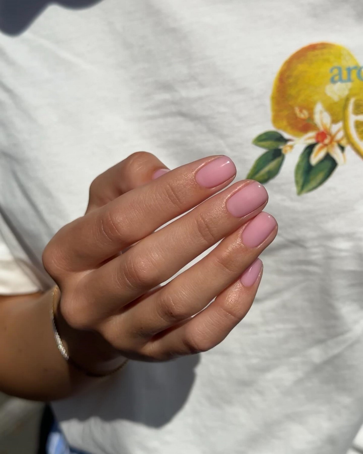 Манікюр на початок весни: 5 кольорів, що створюють ефект дорогого образу