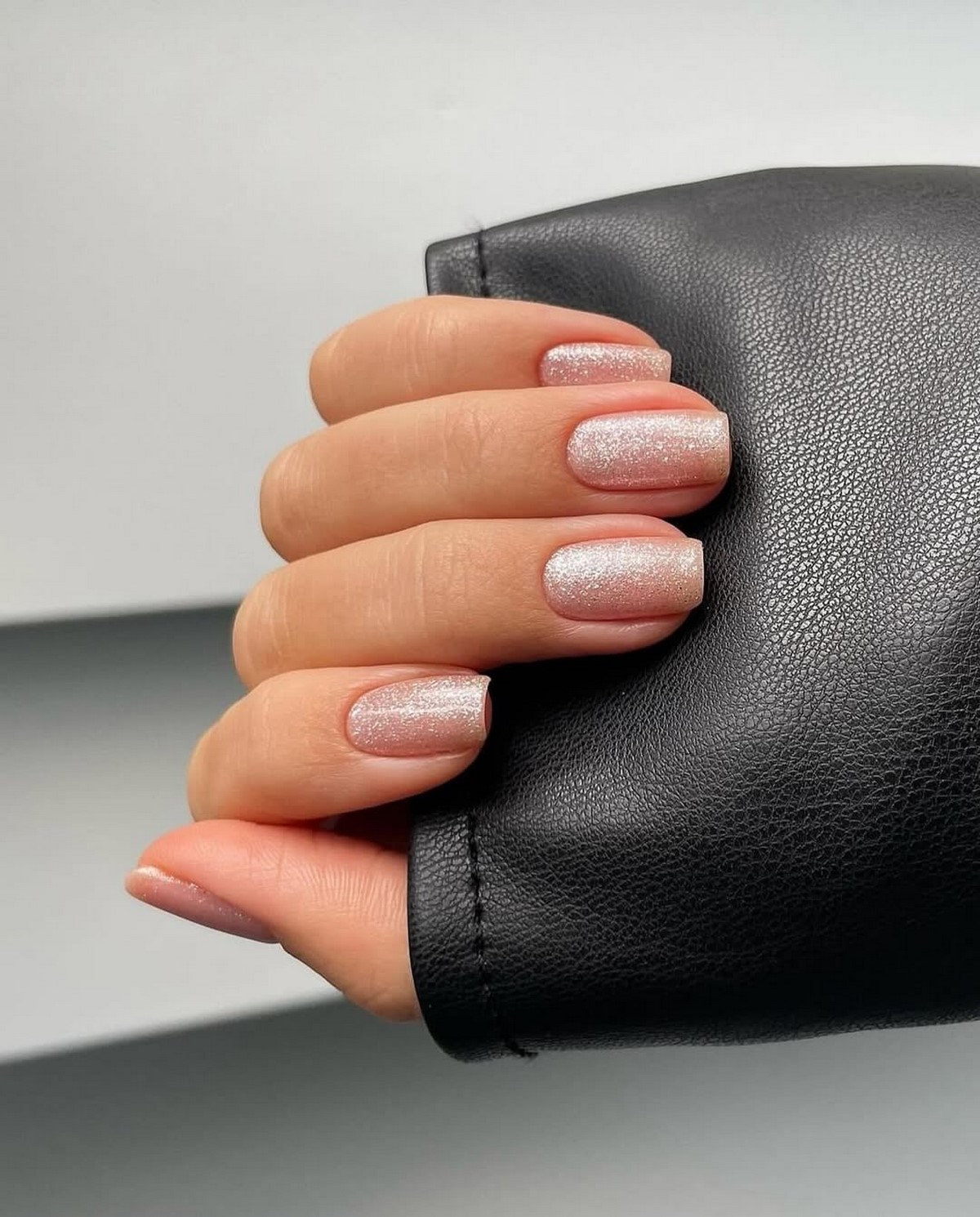 Манікюр на початок весни: 5 кольорів, що створюють ефект дорогого образу