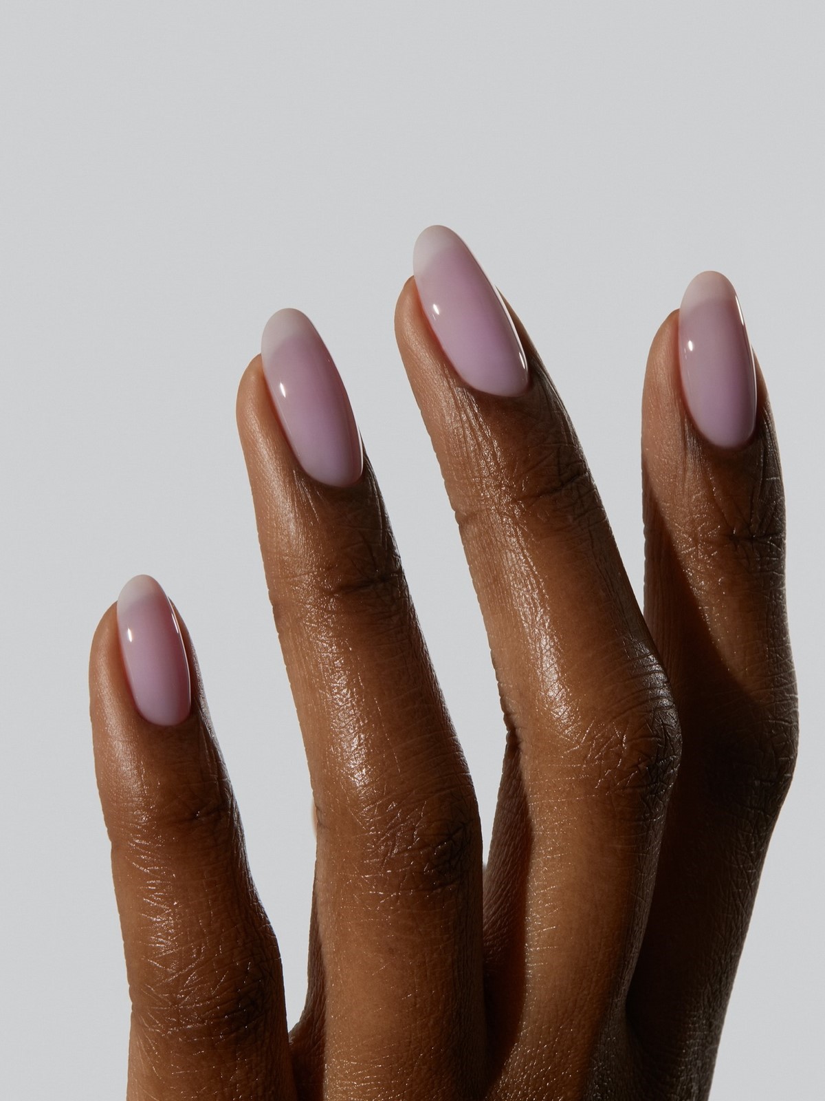 Манікюр на початок весни: 5 кольорів, що створюють ефект дорогого образу