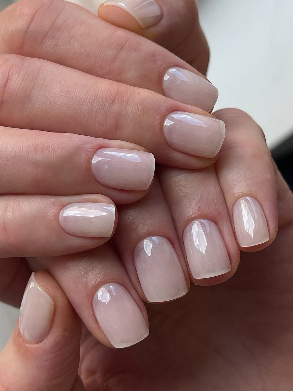 Манікюр на початок весни: 5 кольорів, що створюють ефект дорогого образу