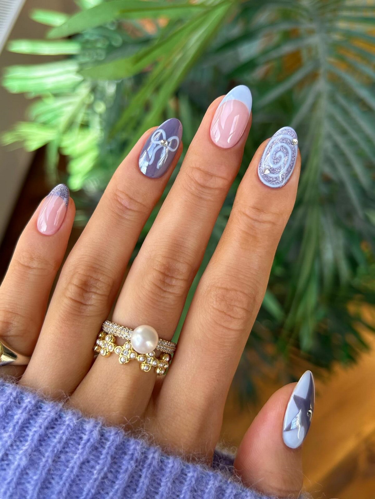 Манікюр на квітень: дорогі відтінки, що освіжають руки