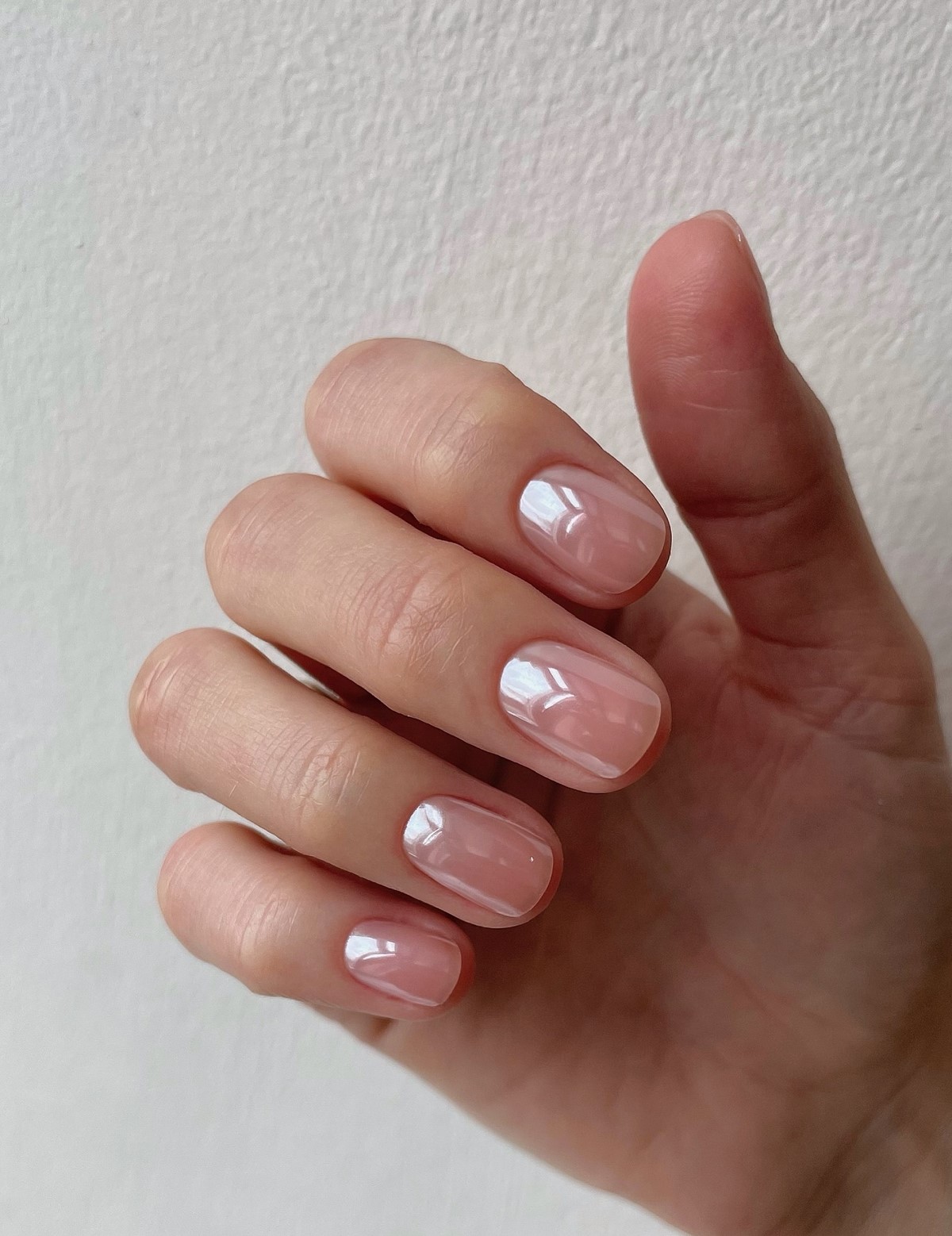 Весняний манікюр 2026: трендові кольори, які обирають зараз