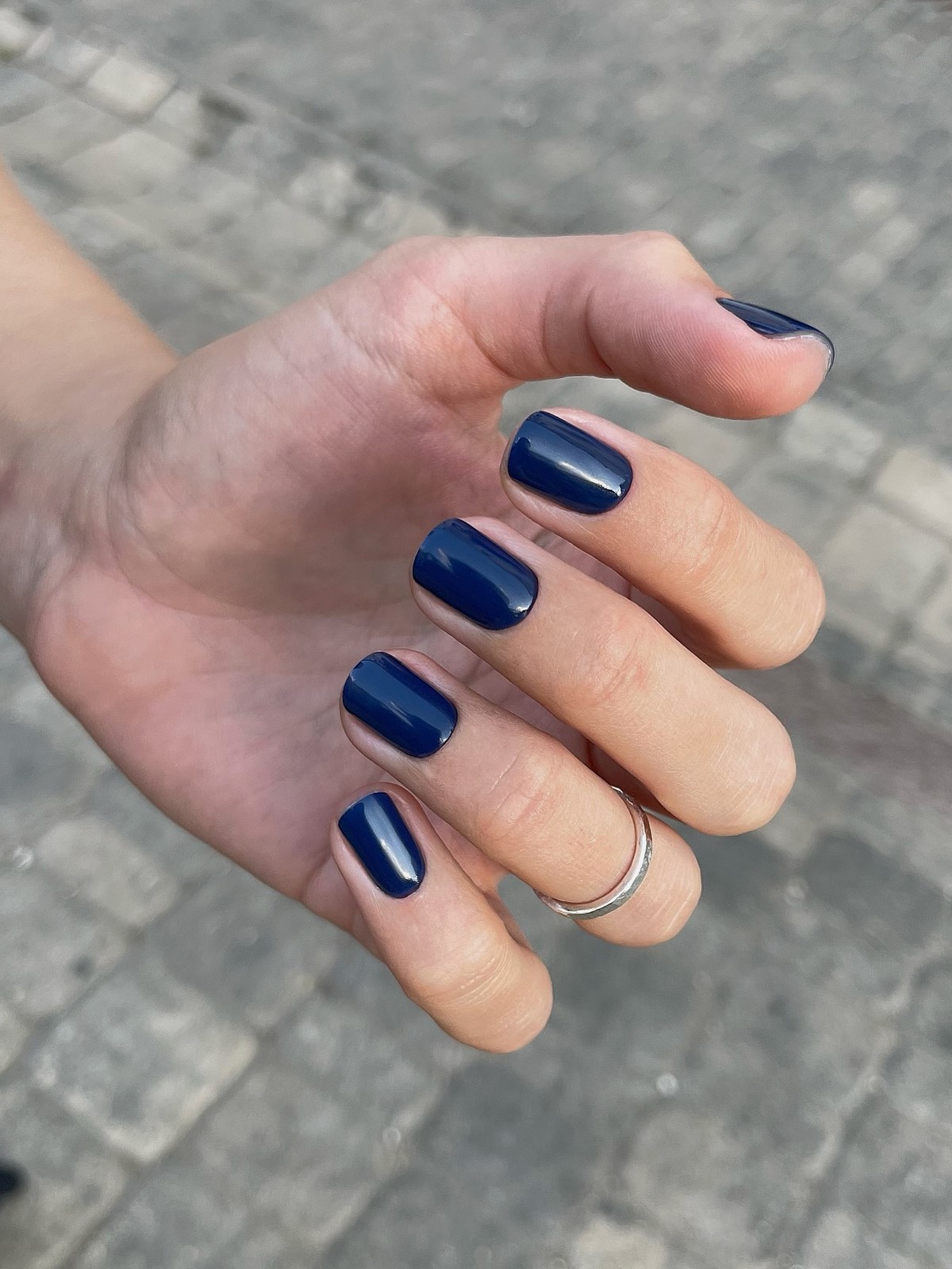 Весняний манікюр 2026: трендові кольори, які обирають зараз