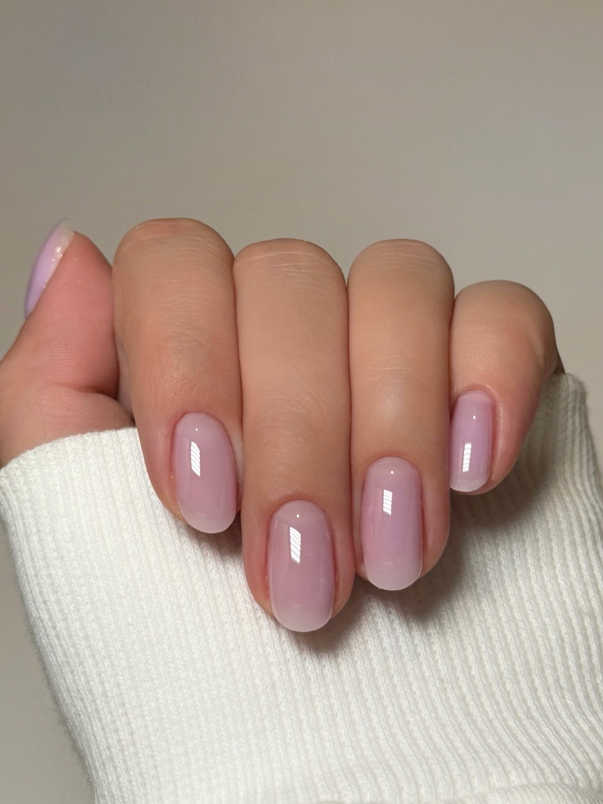 Весняний манікюр 2026: трендові кольори, які обирають зараз