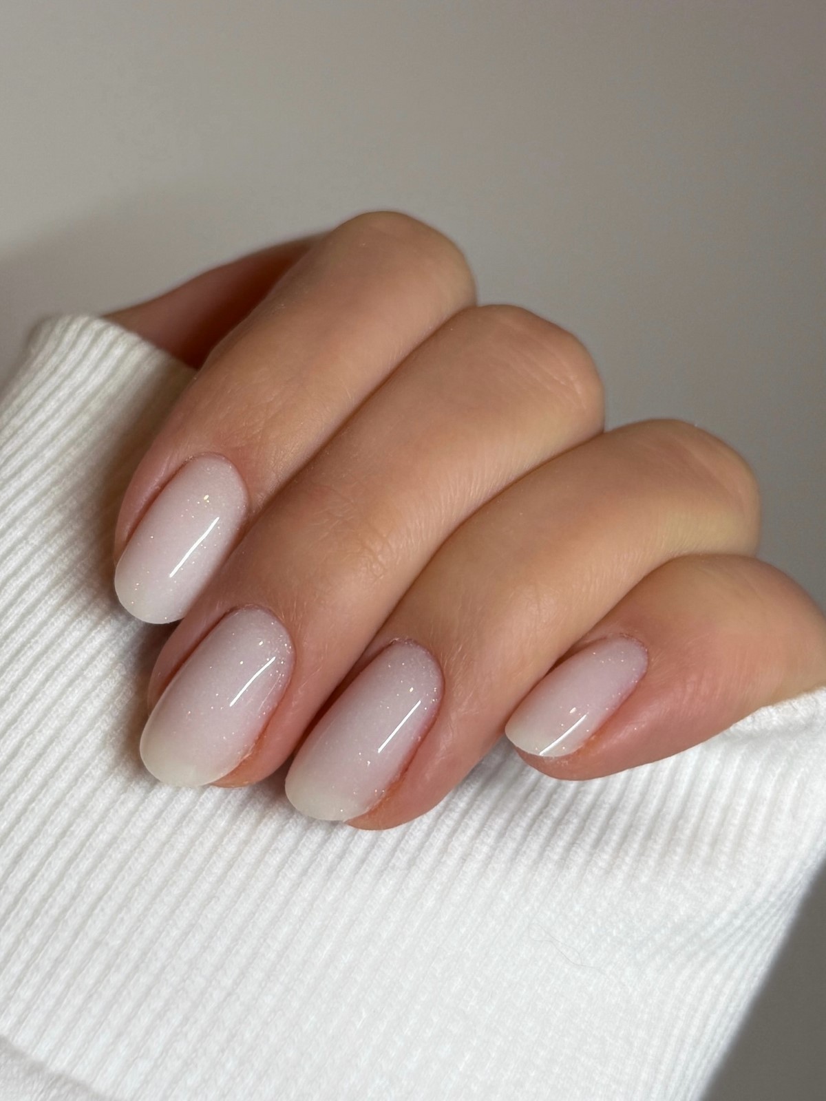 Весняний манікюр 2026: трендові кольори, які обирають зараз