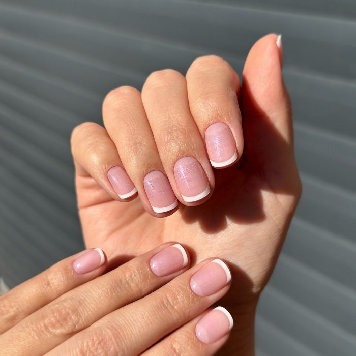 Френч на травень 2026 для коротких нігтів