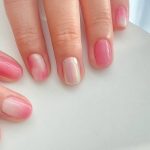 Манікюр на травень 2026 для коротких нігтів
