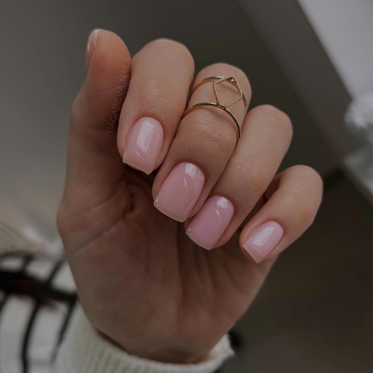 Манікюр, який копіюють всі, але він виглядає добре не на всіх