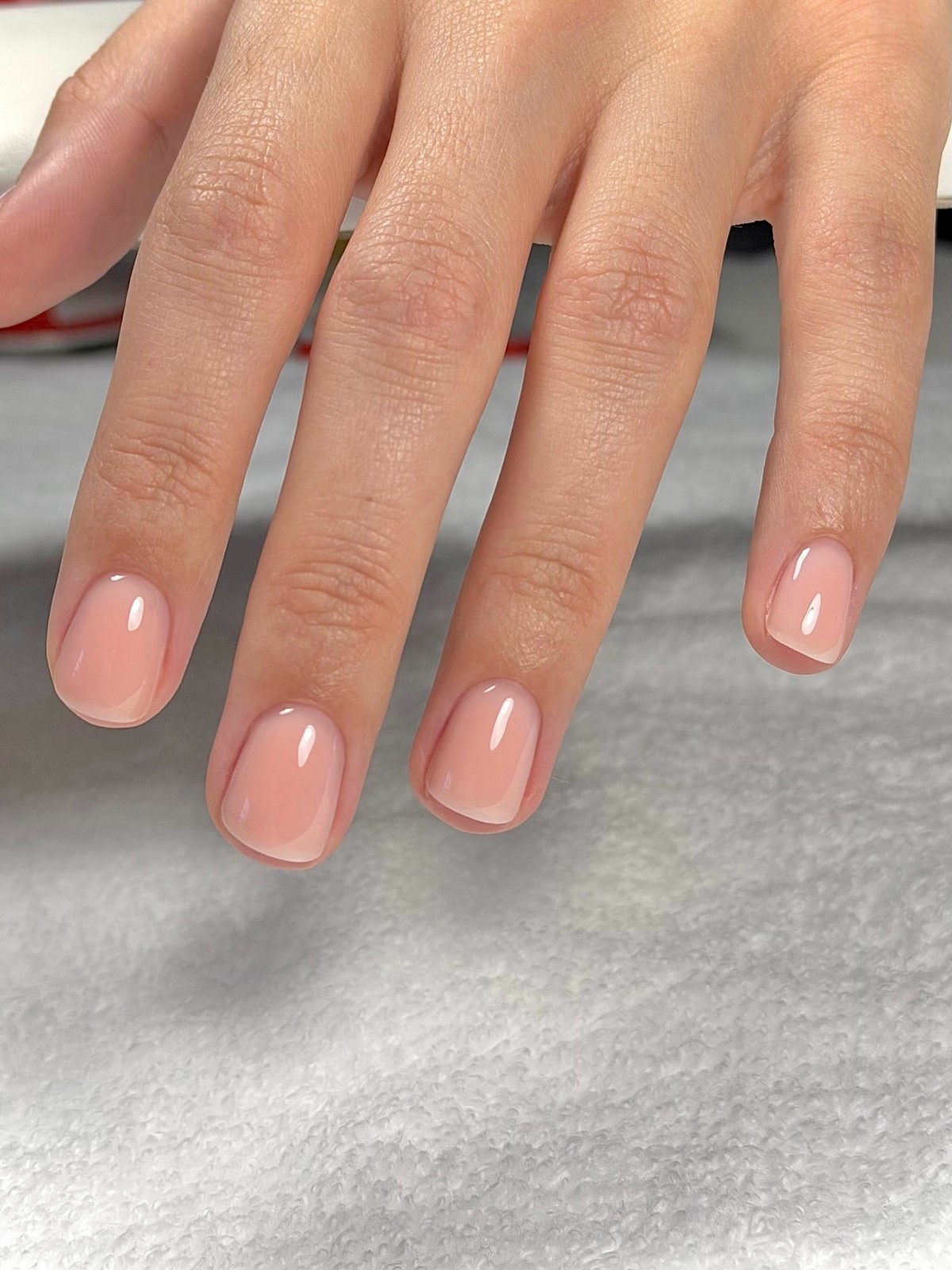 Манікюр, який копіюють всі, але він виглядає добре не на всіх