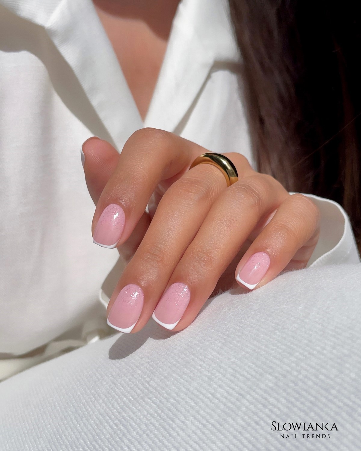 Френч на травень 2026 для коротких нігтів