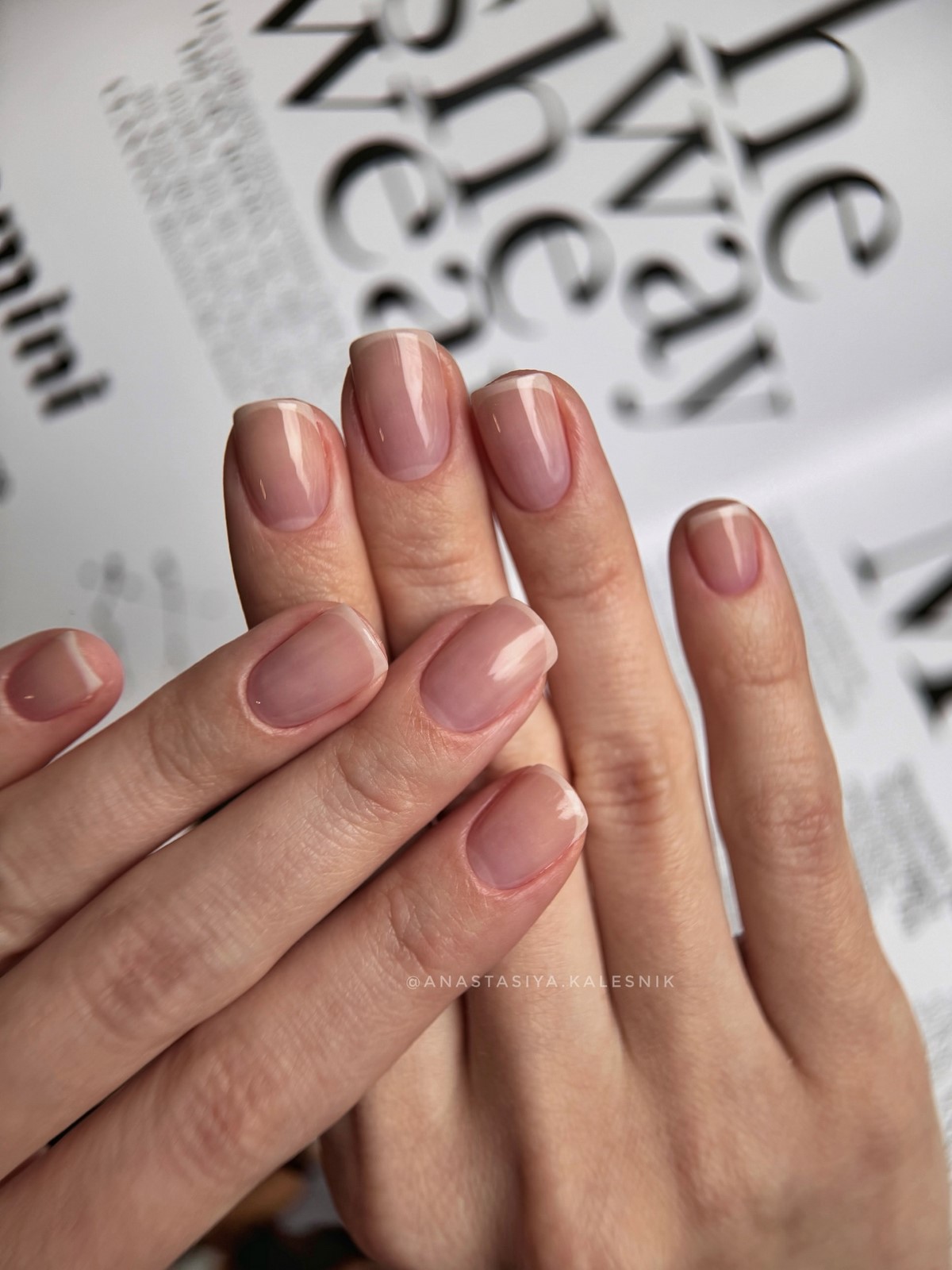 Манікюр на короткі нігті: прості варіанти на кожен день