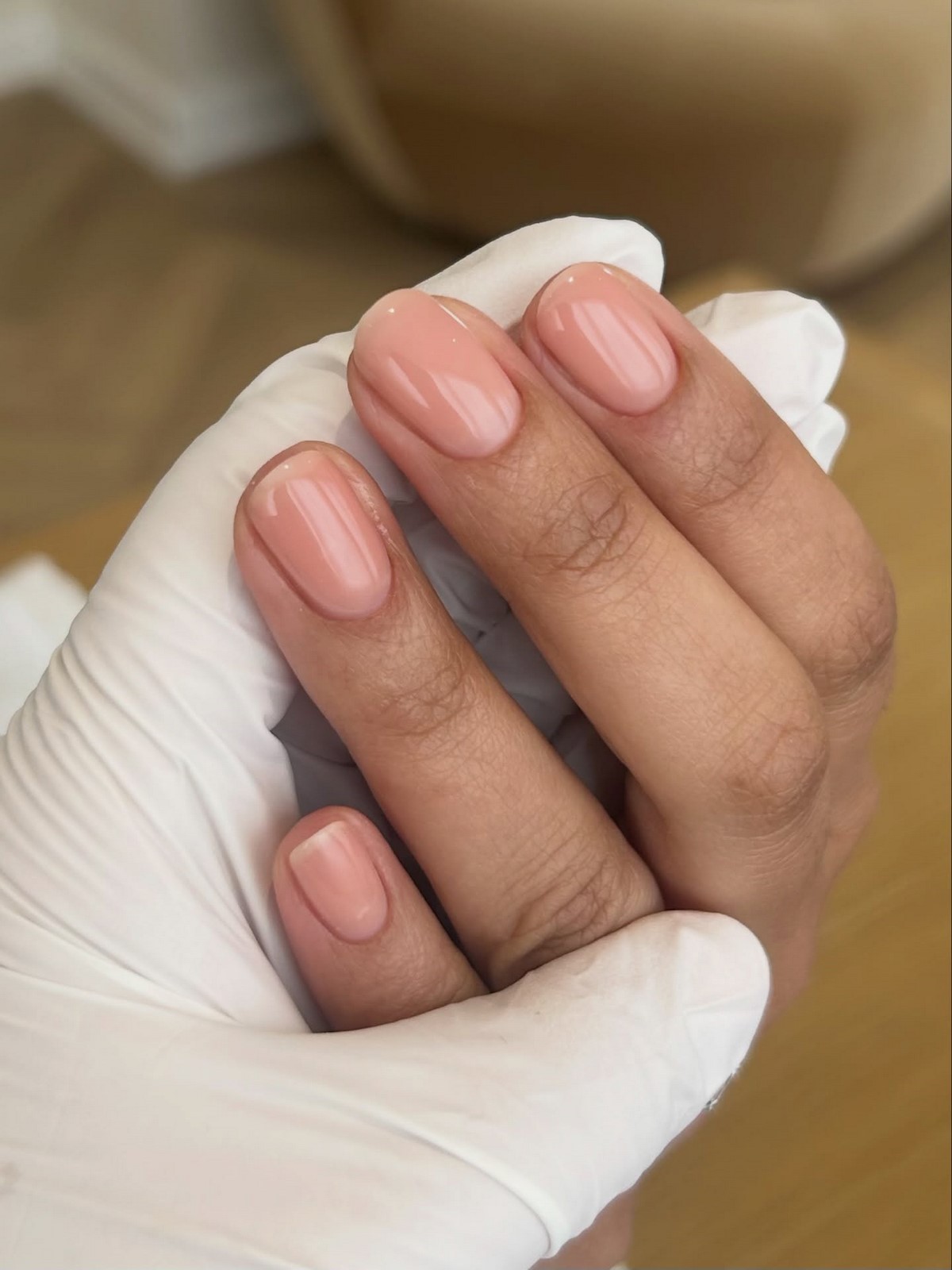 Колір, який вважають дорогим, але він дешевить руки