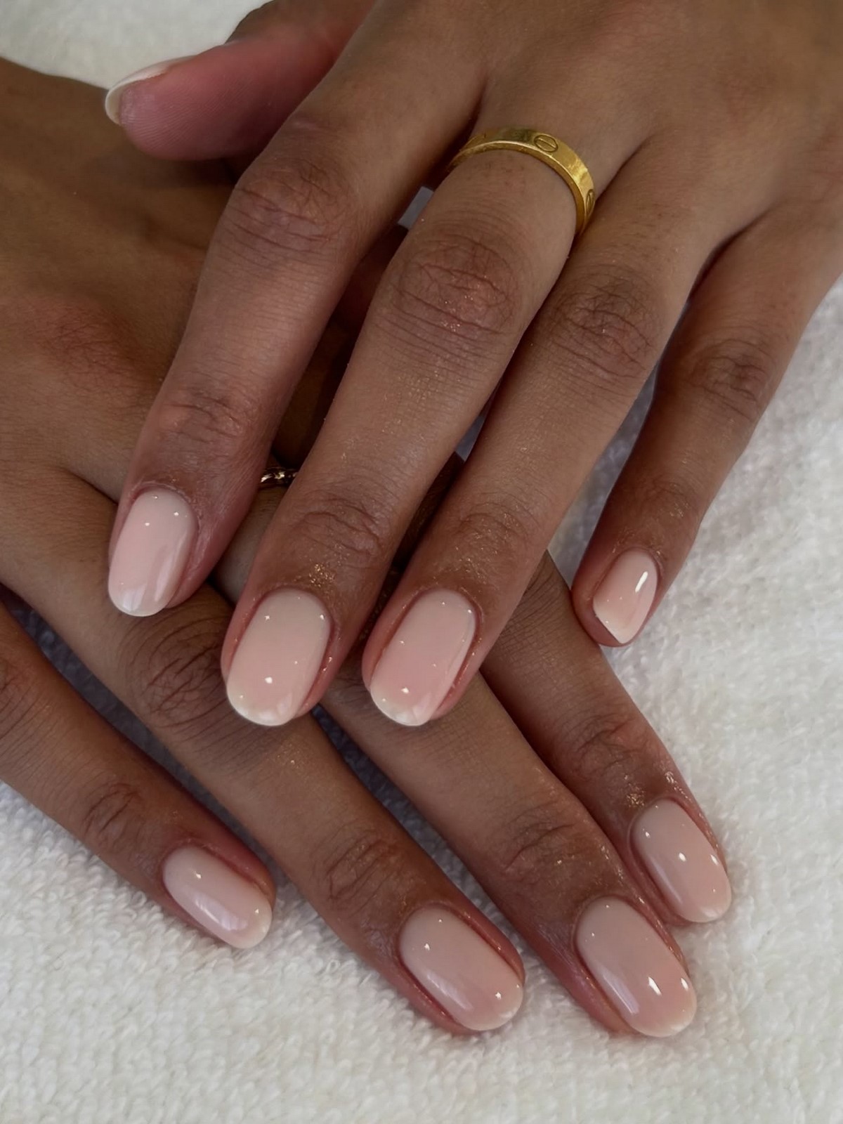 Колір, який вважають дорогим, але він дешевить руки