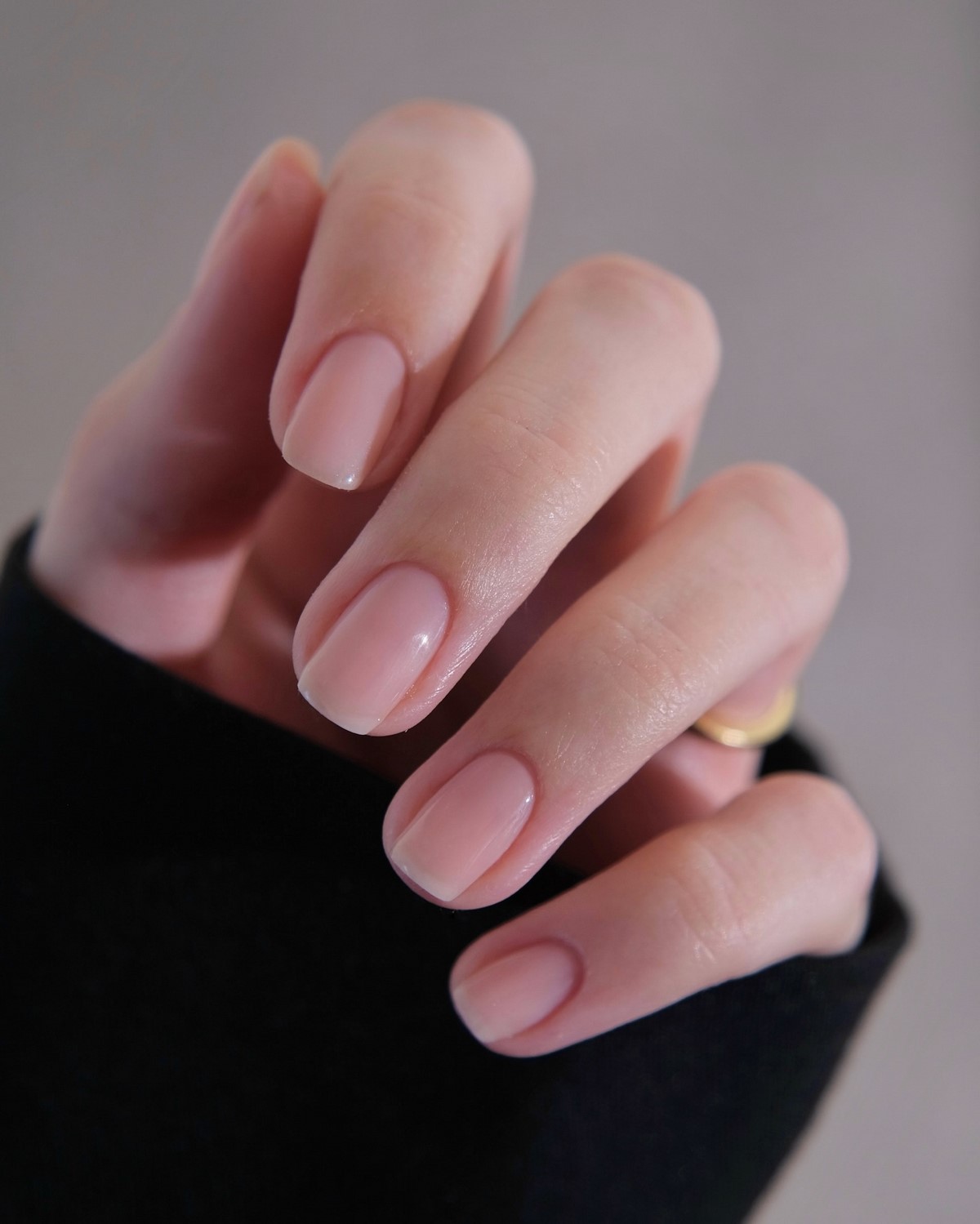 Колір, який вважають дорогим, але він дешевить руки