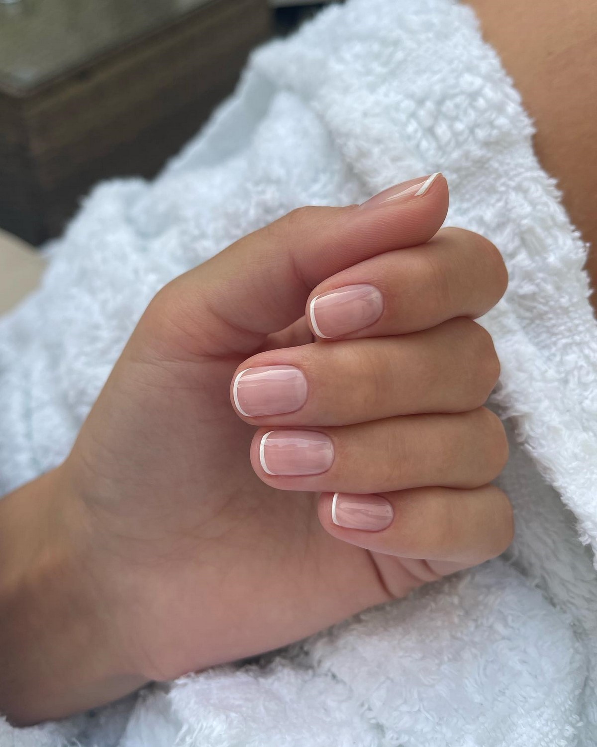 Френч на травень 2026 для коротких нігтів