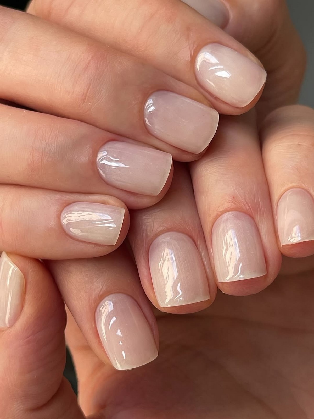 Колір, який вважають дорогим, але він дешевить руки