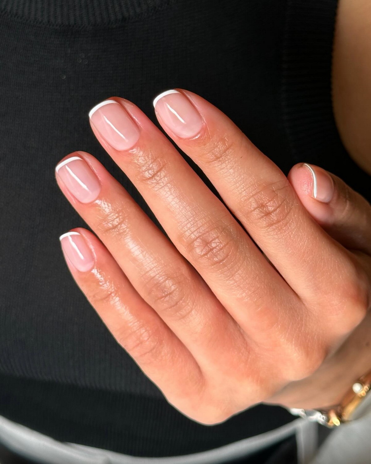 Френч на травень 2026 для коротких нігтів