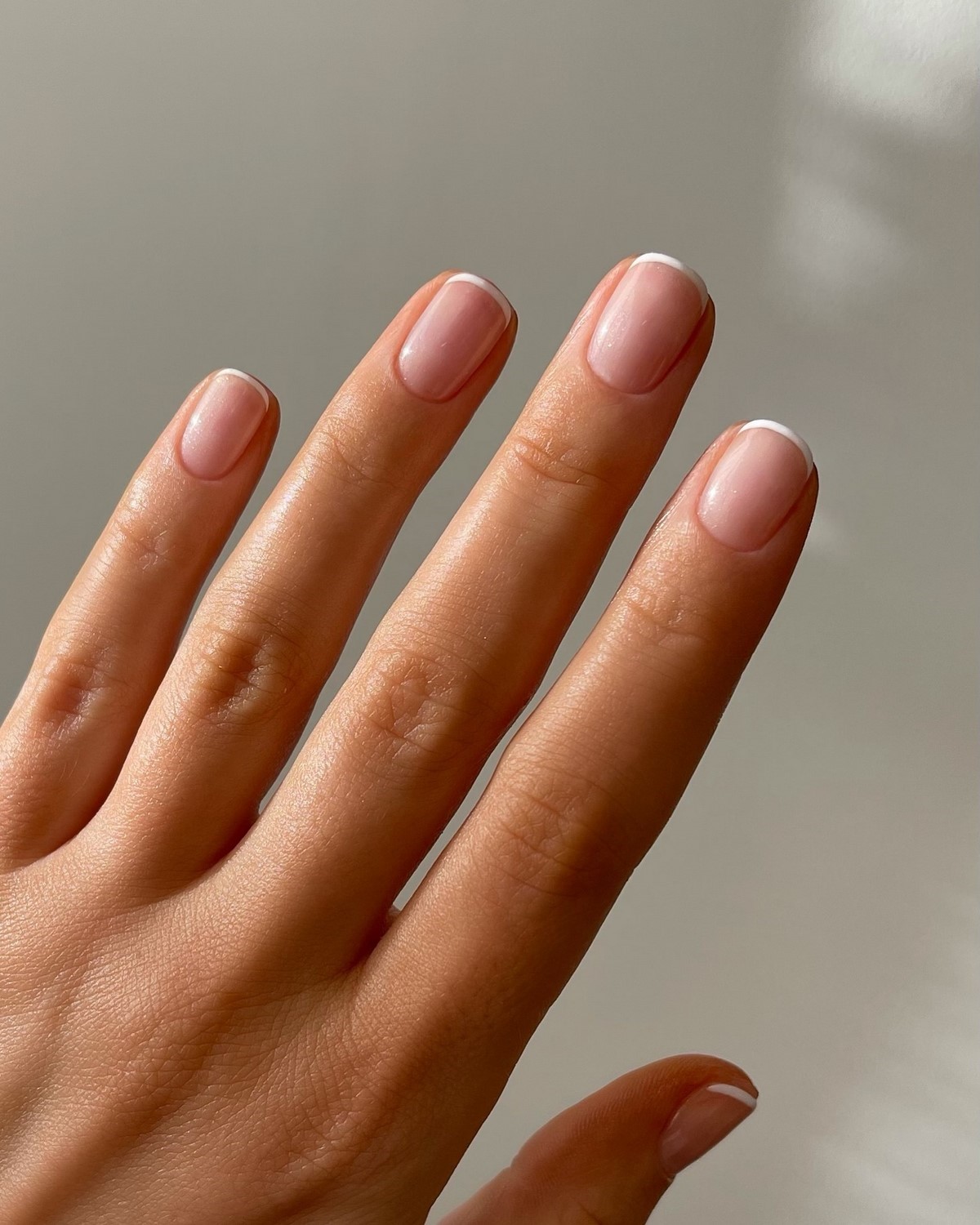 Френч на травень 2026 для коротких нігтів