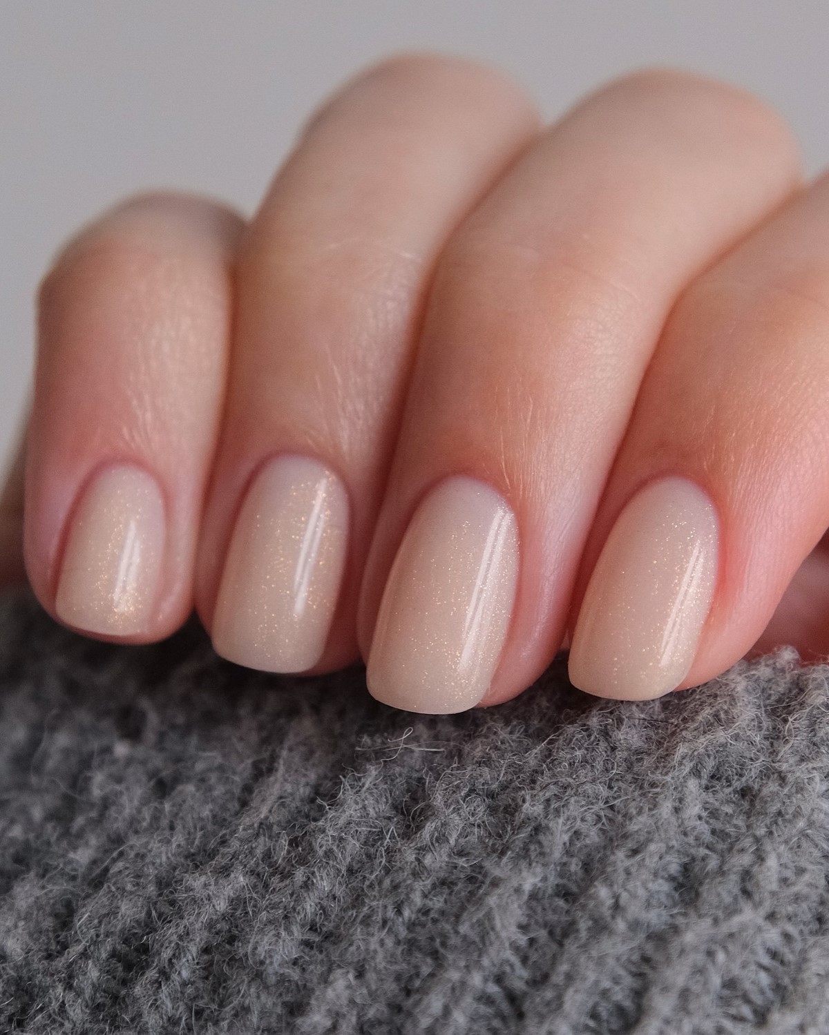 Манікюр на короткі нігті: прості варіанти на кожен день