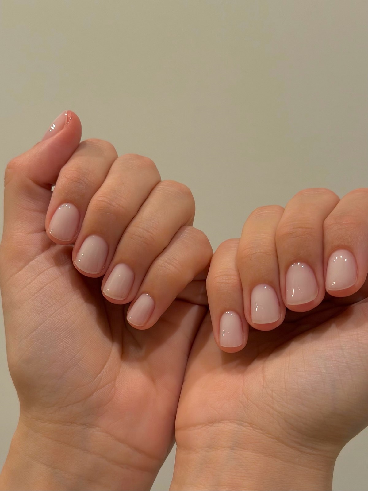 Манікюр на короткі нігті: прості варіанти на кожен день