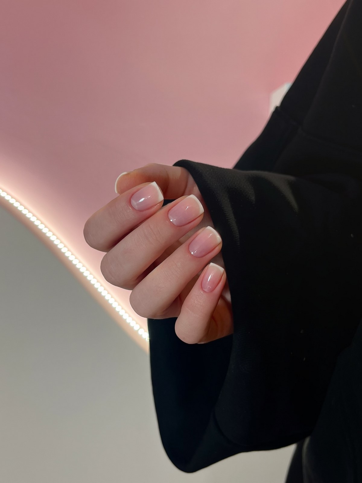 Манікюр на короткі нігті: прості варіанти на кожен день