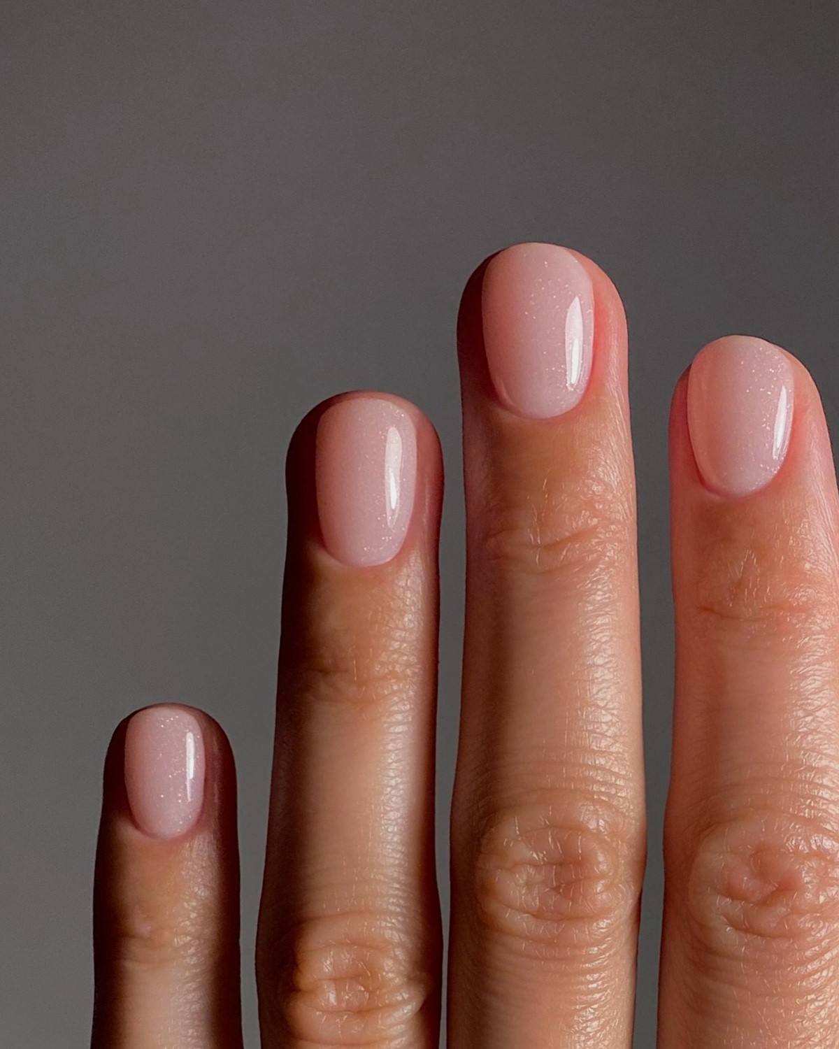 Манікюр на короткі нігті: прості варіанти на кожен день