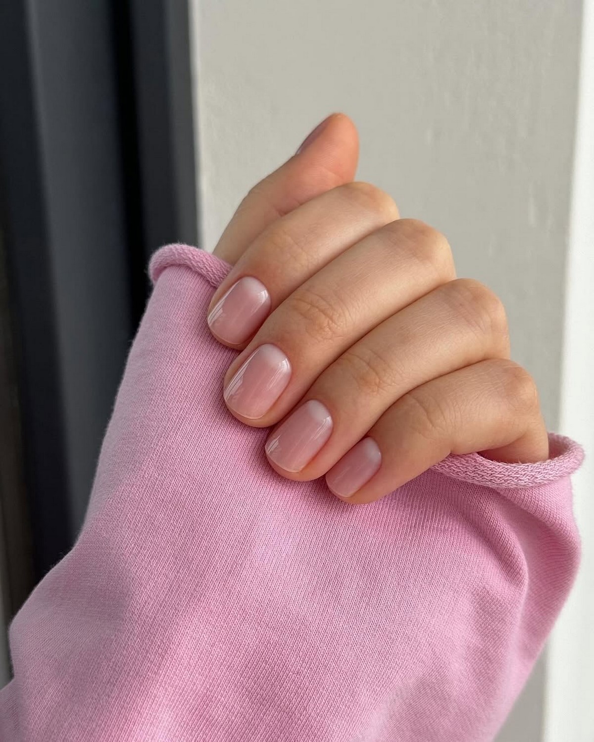 Манікюр на короткі нігті: прості варіанти на кожен день