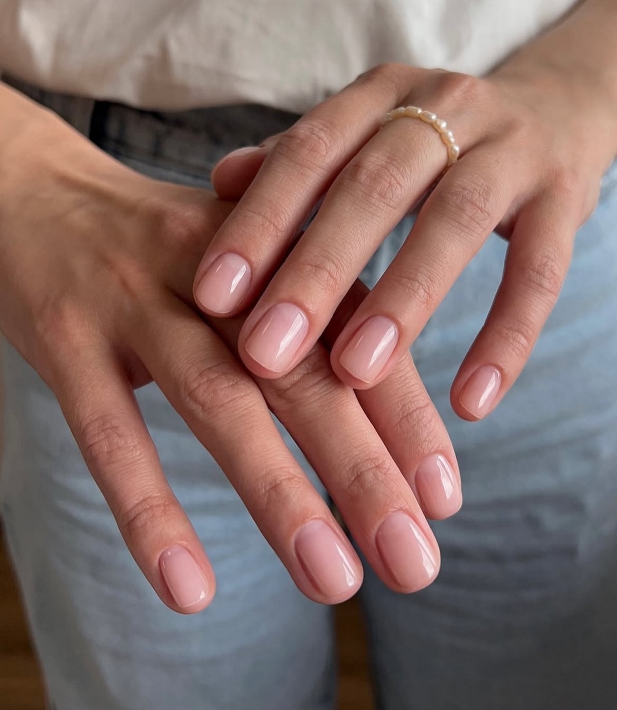 Манікюр на травень 2026 для коротких нігтів