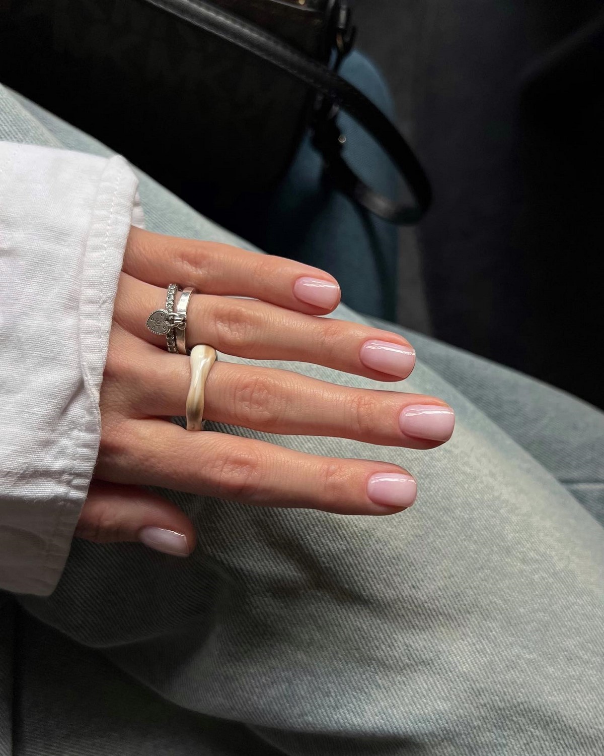 Манікюр на травень 2026 для коротких нігтів