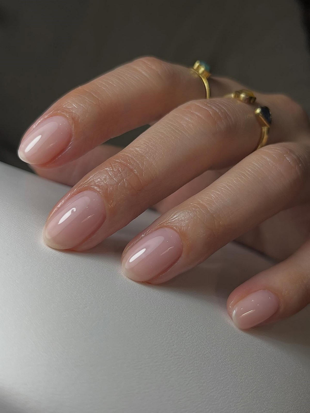 Колір, який вважають дорогим, але він дешевить руки