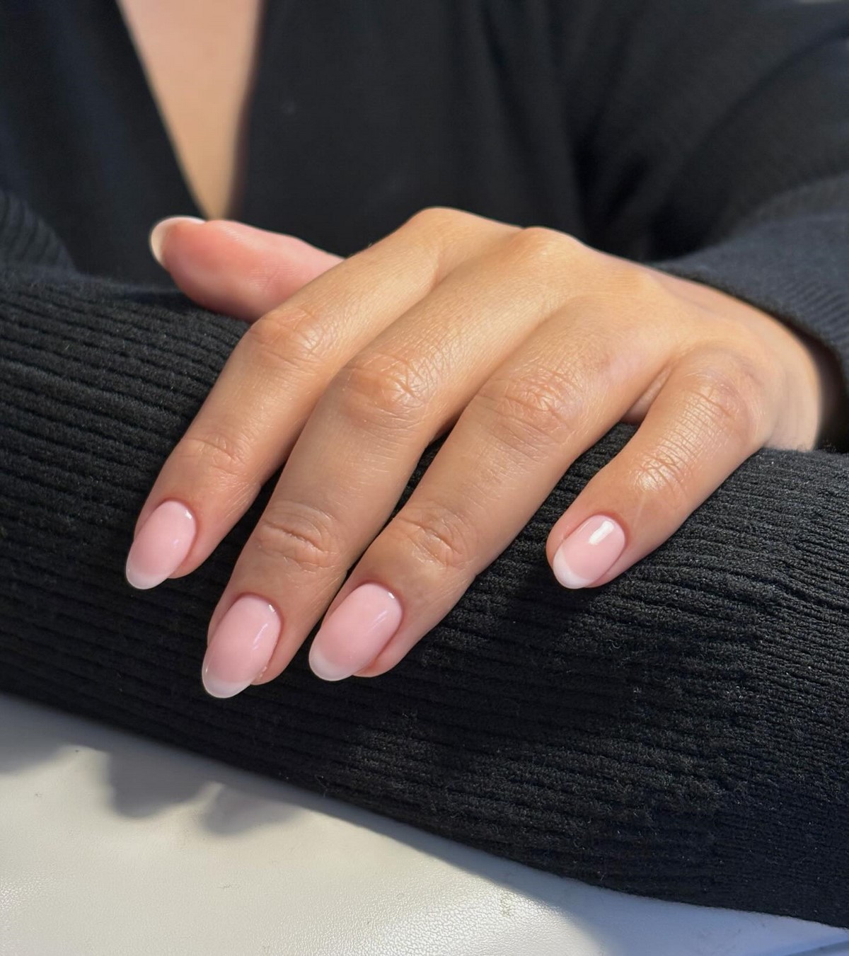 Колір, який вважають дорогим, але він дешевить руки